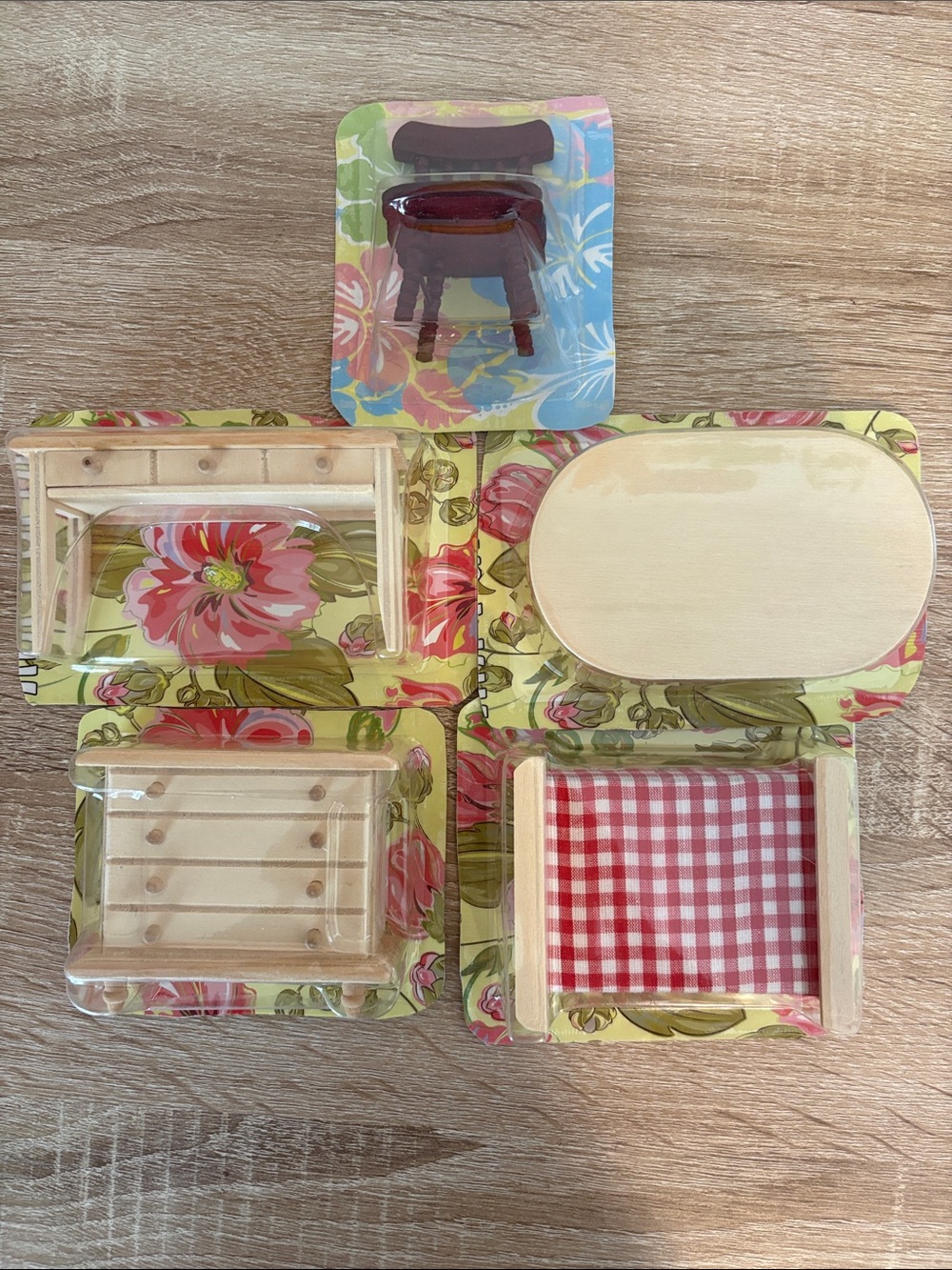 Miniature Wood Dollhouse Furniture Set 5 desk dresser dining table bed. NEW